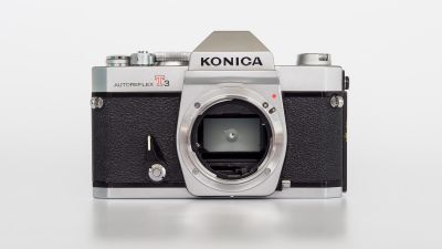 Konica Autoreflex T3 w/ 50mm f/1.7 AE