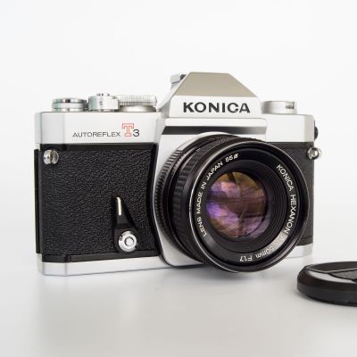 Konica Autoreflex T3 w/ 50mm f/1.7 AE